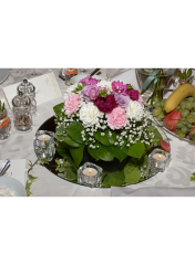 Aranjamente florale - Aranjament floral pentru masa festiva din trandafiri