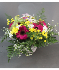 Cosuri cu flori-Cos cu gerbera, crizanteme si verdeata