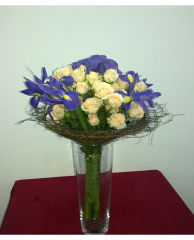 Buchete de flori - Buchet din hortensie cu miniroze si iris