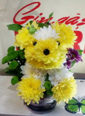 Animale din flori - Catel din flori crizanteme si santini