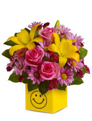 Aranjamente florale - Cutie cu trandafiri, irisi si crizanteme