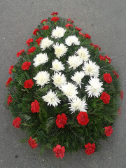 Coroane Funerare - Coroana funerara din crizanteme si garoafe rosii