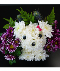 Animale din flori - Catel  in buchet de crizanteme